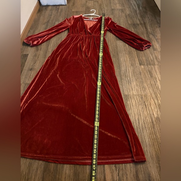 Baltic Born Women's Elegant Cinnamon Red Maxi Velvet Dress Size Large - Picture 4 of 6